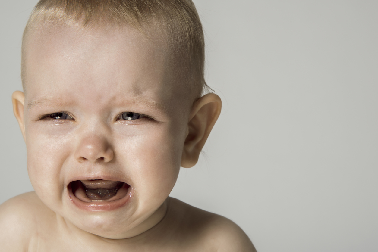 bebe pleure car il a mal aux dents
